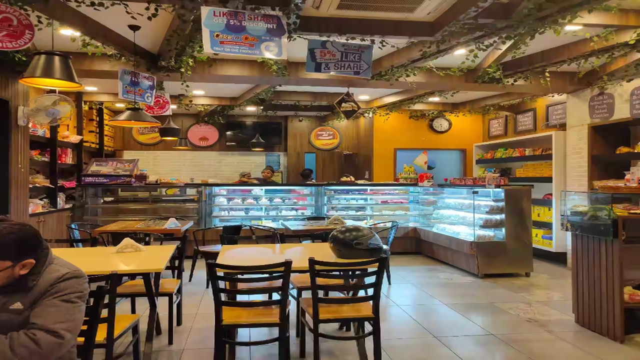 Cake n Cafe, Gomtinagar